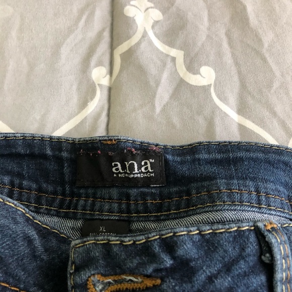 Blue jeans - Picture 4 of 9